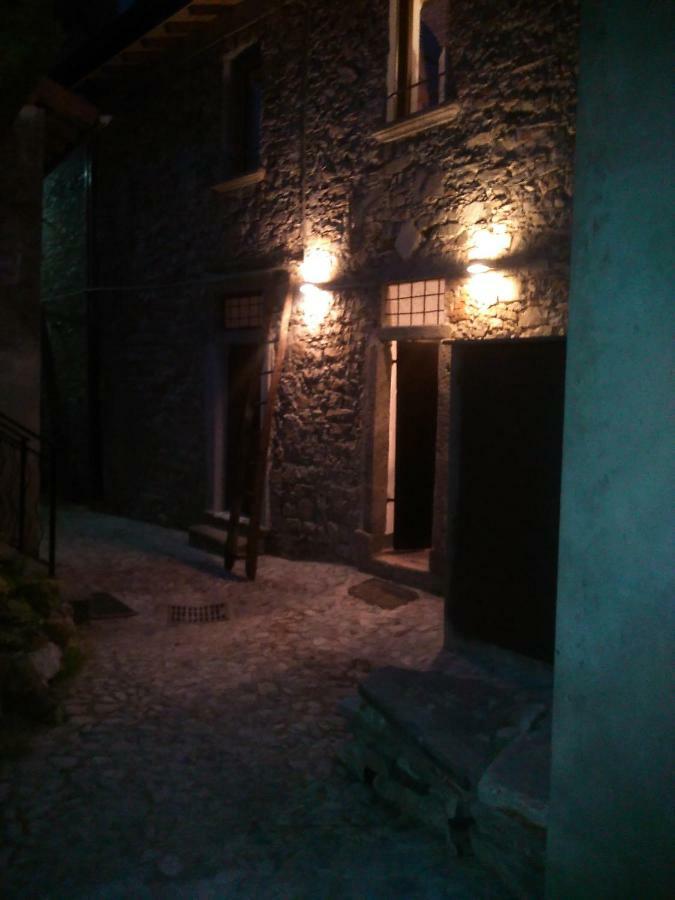 Hotel Antica Calvasino Lezzeno Exterior foto